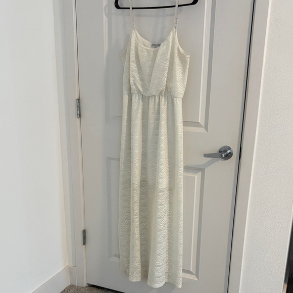 Charlotte Russe Dresses & Skirts - Charlotte Russe Ivory Lace Top
